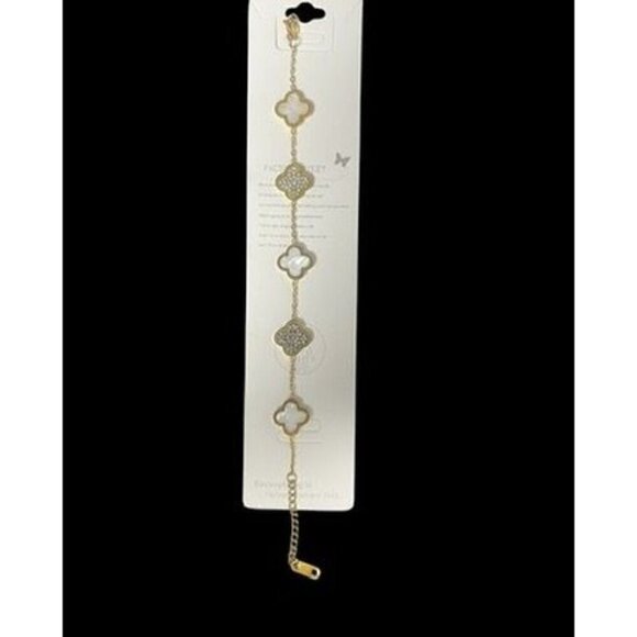 Clover Design Gold-Plated Bracelet With Adjustable Chain Length - Picture 2 of 2